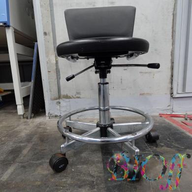 KTK LC-60R Laboratory Chair with Backrest and Conductive Features-cover