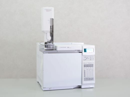 Agilent 6890N Two-Channel Gas Chromatograph with 7683B Injector-cover