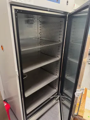 Thermo Fisher Scientific Reach-In CO2 Incubator Model 3950 for Cell Culture
