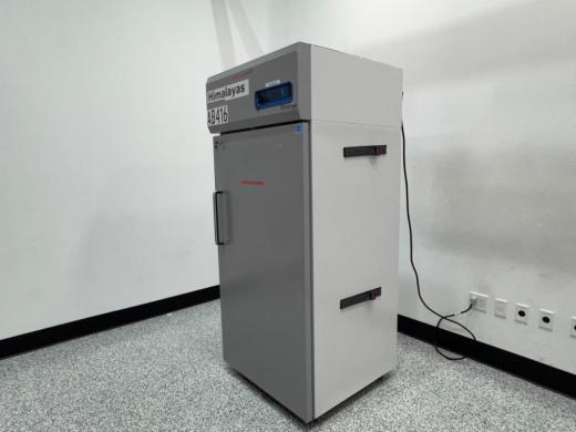 Thermo Fisher Scientific TSX3020FA -20°C Laboratory Freezer with Digital V-Drive Control-cover