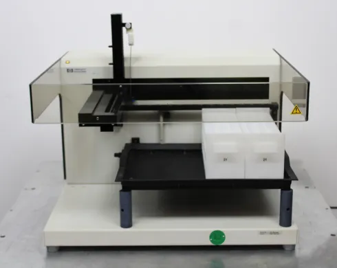 HP G1811A XYZ Robotic Autosampler with Stationary Rack for Laboratory Automation