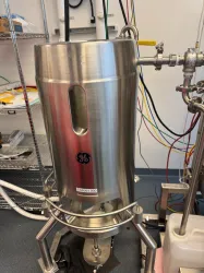 GE XDR-50 Single-Use Bioreactor System for Scalable Bioprocessing, 2 of 4