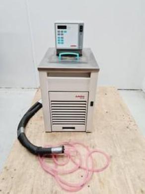 Julabo FS18 MV Refrigerated/Heating Circulator Bath Lab-cover