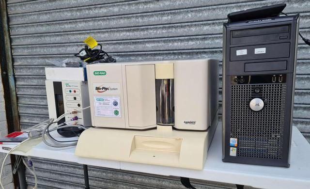 Bio-Rad Luminex 100 Liquid Array Multiplexing System-cover