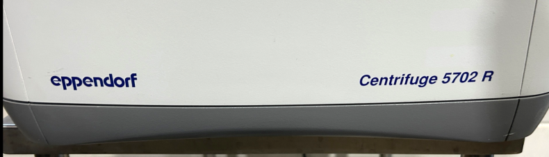 Eppendorf 5702R Refrigerated Benchtop Centrifuge with Swing-Out Rotor and Aerosol-Tight Buckets-cover