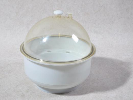 Plastic Desiccator with 28.3 cm Diameter Housing-cover