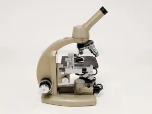 Vickers Instruments M14/2 Monocular Compound Microscope, 4 of 11