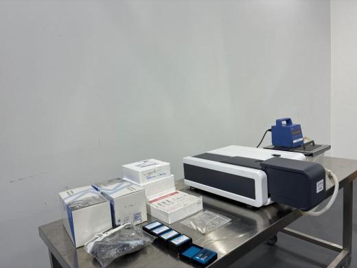 Agilent Technologies Cary 60 UV-Visible Spectrophotometer with Modular Accessories-cover