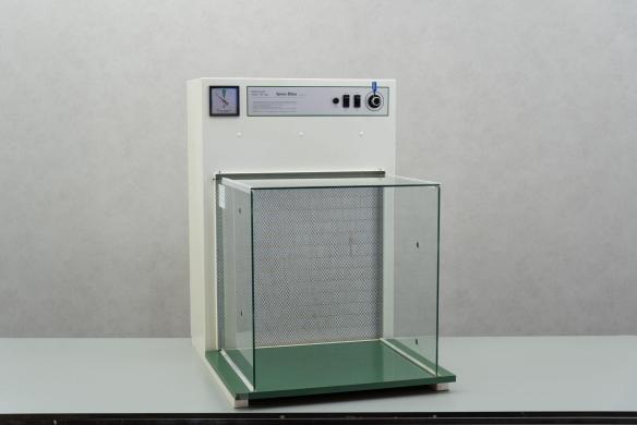 Spruyt-Hillen HLF22a Horizontal Laminar Flow Dust Extraction Cabinet-cover