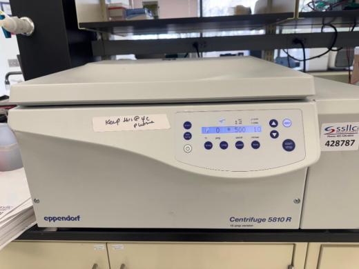 Eppendorf 5810 R Refrigerated Benchtop Centrifuge with Visible Rotor and Tube Adapters-cover