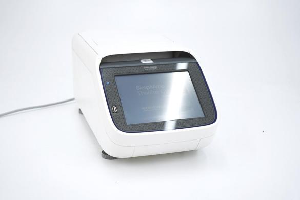 Applied Biosystems SimpliAmp PCR Thermal Cycler 96-Well 0.2 mL VeriFlex A248-cover