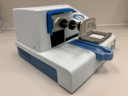 Thermo Fisher MultiDrop Combi Model 836 Microplate Reagent Dispenser-cover