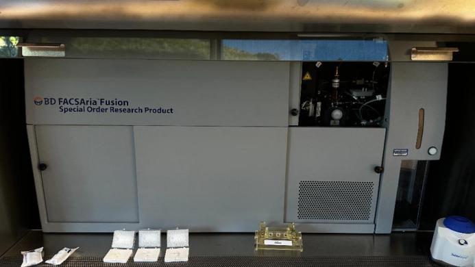 BD FACSAria Fusion Cell Sorter Model 658282 with Multi-Laser Modules and Thermo Chiller-cover