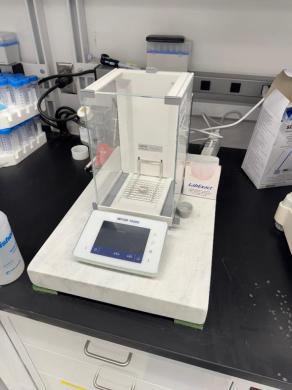 Mettler Toledo XSR105DU Analytical Balance with 120g Capacity and 0.01 mg Readability-cover