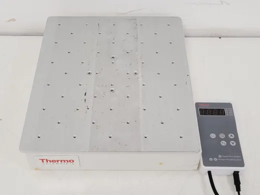 Thermo Scientific MaxQ 2000 CO2 Plus CO2 Incubator Shaking Table for Cell Culture