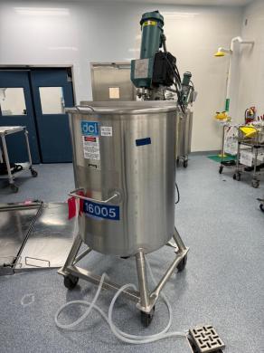 DCI 105 Gallon Stainless Steel Motorized Mixing Tank with Adjustable Speed Control-cover