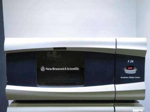 New Brunswick I26 Incubator Shaker-cover