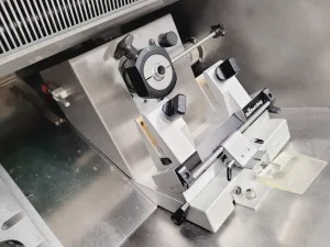 Leica Cryocut 1800 (Reichert-Jung CM1800) for Spares/Repair, 8 of 13