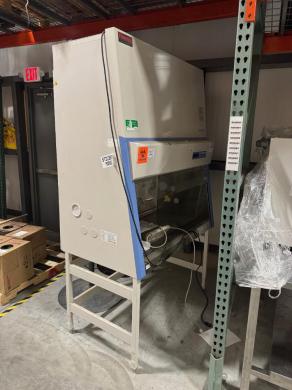 Thermo Scientific 1300 Series A2 4' Class II Type A2 Biosafety Cabinet Model 1375-cover