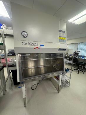 Baker Company SterilGARD 4' Biosafety Cabinet for Containment and Sterile Work-cover