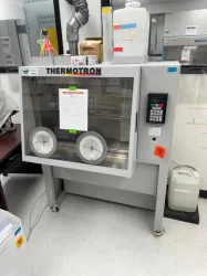 Thermotron CDS-5 Controlled Environment Isolator Chamber with Glove Ports, 2 of 3