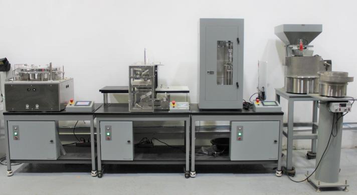 Landry Engineering Filling Station with Vibratory Feeders for 3mL Syringes and Caps Model 3500-cover