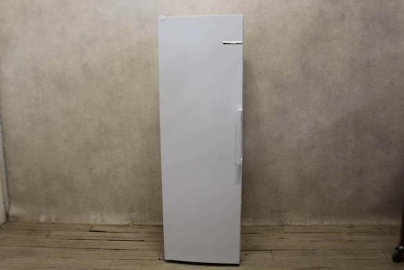 Liebherr K 4260 Laboratory Refrigerator for Biomedical Sample Storage-cover