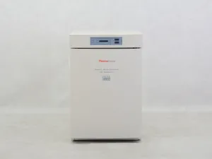 Thermo Forma 3111 CO2 Incubator with HEPA Filtration and Water Jacket Heating, 3 of 5