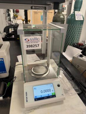 Mettler Toledo ML204T/00 High-Precision Analytical Balance with Draft Shield-cover