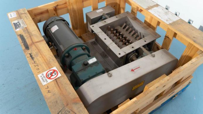 Carter Day International 1212 Half Nelson Dual Rotor Crusher for Size Reduction-cover