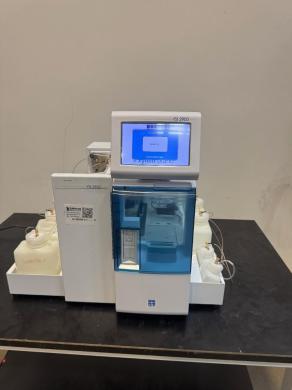 YSI 2900 Analyzer configured as 2950D-3 with touchscreen and fluidics modules-cover