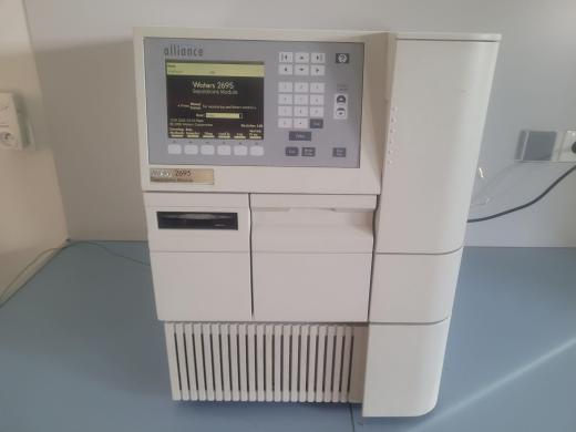 Waters Alliance 2695 HPLC Separation Module for Liquid Chromatography-cover