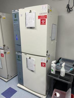 Thermo Electron Steri-Cult Double Stack CO2 Incubator for controlled cell culture-cover