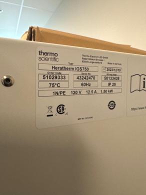 Thermo Scientific Heratherm IGS750 Digital Laboratory Incubator with Precise Temperature Control-cover