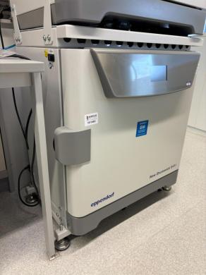 Eppendorf New Brunswick S41i CO2 Incubator with Stainless Steel Interior-cover