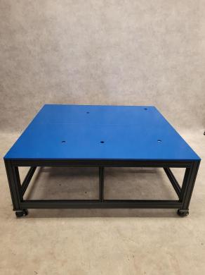 Mobile anti-vibration table-cover