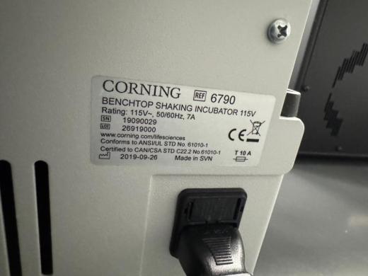 Corning LSE Benchtop Shaking Incubator with Digital Controls and Protective Enclosure-cover