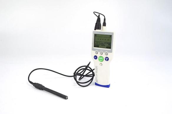 Mettler Toledo SevenGo Pro SG6 Dissolved Oxygen Meter with InLab 605-ISM DO Sensor-cover