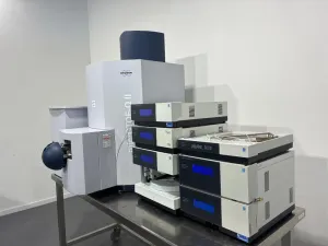 Bruker micrOTOF-Q II High-Resolution Quadrupole Time-of-Flight Mass Spectrometer with Dionex HPLC Modules, 2 of 4