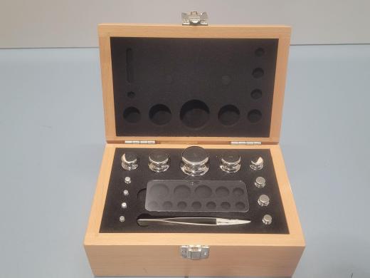 ZWIEBEL Set of 12 COFRAC-Certified E2 Class Calibration Weights 1 g–500 g-cover