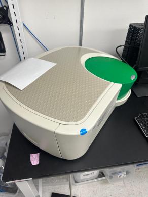 Bio-Rad QX200 Droplet Reader for Digital PCR Applications-cover