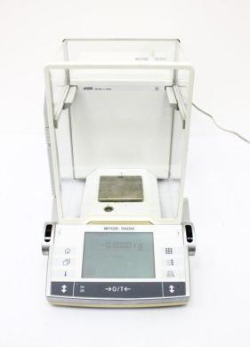 Mettler-Toledo AX205 Analytical Balance 220g 0.01mg with Internal Calibration and Draft Shield Doors-cover