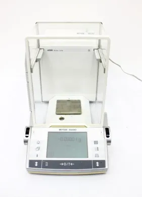 Mettler-Toledo AX205 Analytical Balance 220g 0.01mg with Internal Calibration and Draft Shield Doors