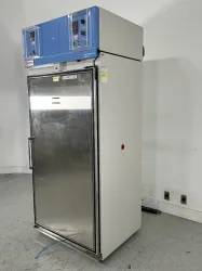 Thermo Scientific Forma Environmental Chamber Model 3851/3920M with Temperature and Humidity Control, 2 of 4