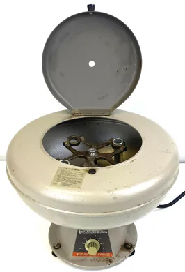 IEC Clinical CL Bench-model Centrifuge with 213 Swing-out Rotor and Accessories (4 x 15mL)