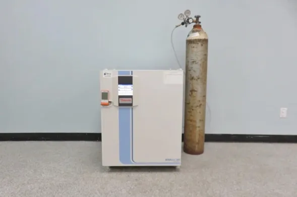 Thermo Scientific HeraCell 150i 150 L CO2 Incubator with Direct Heating and Built-in Decontamination