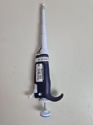 Gilson PIPETMAN L P1000L Single Channel Pipette 100-1000 µL, Blue, 3 of 4