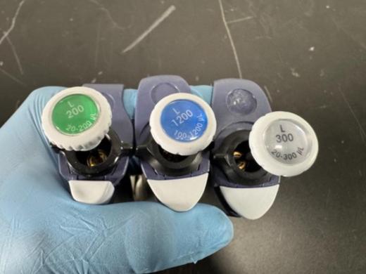 Rainin Pipet-Lite Multichannel Pipettes Set of 7 for Precise Liquid Handling-cover