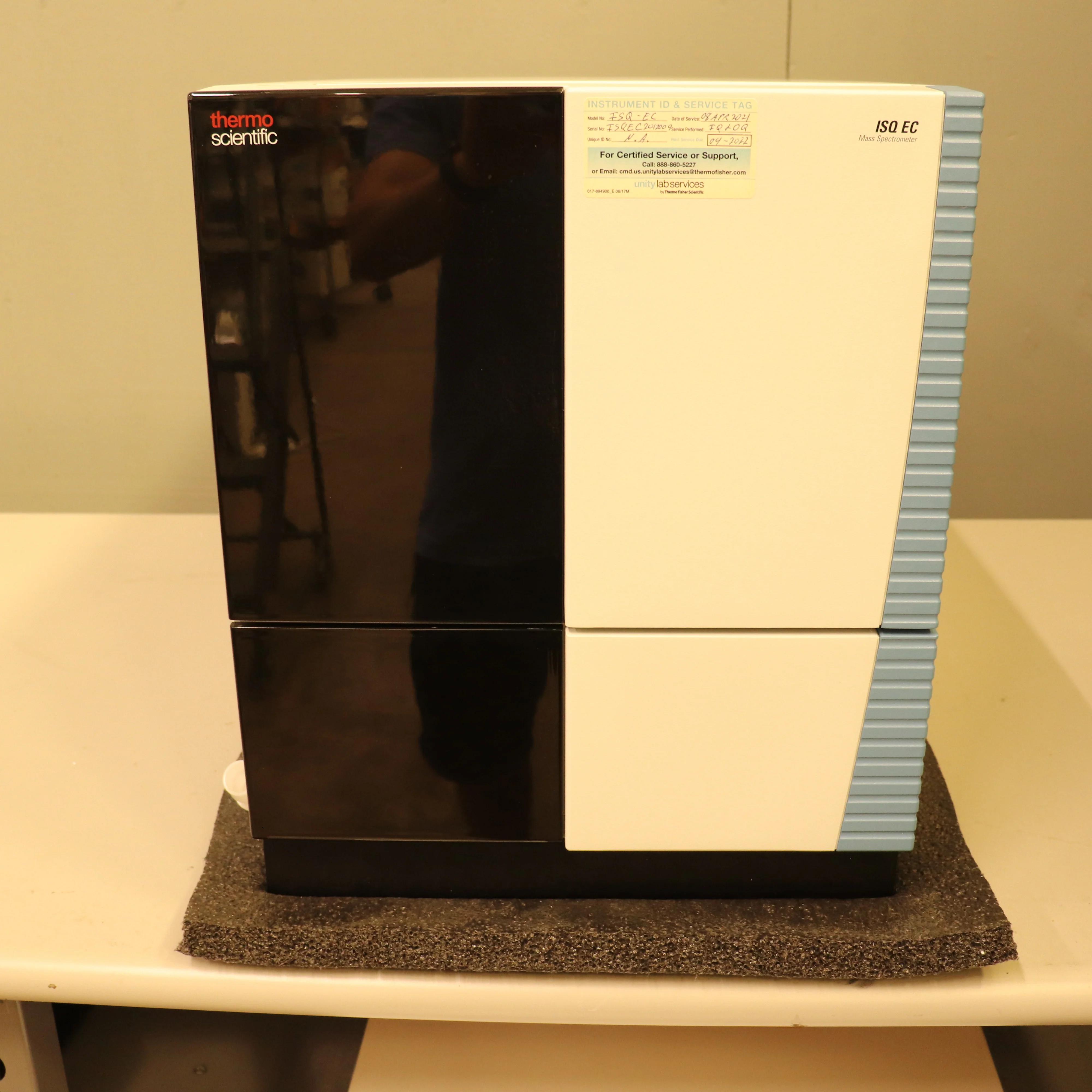Thermo Fisher ISQ EC Single Quadrupole Mass Spectrometer with Edwards RV8 Vacuum Pump