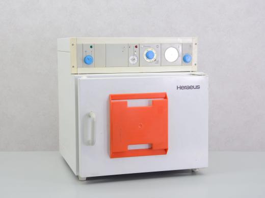 Heraeus T6030 Laboratory Drying and Heat Treatment Oven-cover